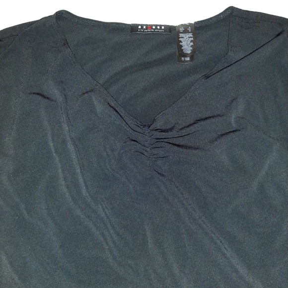 3/$12💥 LIZ CLAIBORNE AXCESS black ruched vneck blouse - Picture 3 of 3
